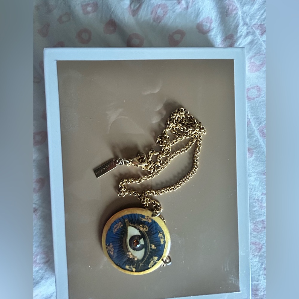 Evocateur Gold Eye Pendant Necklace